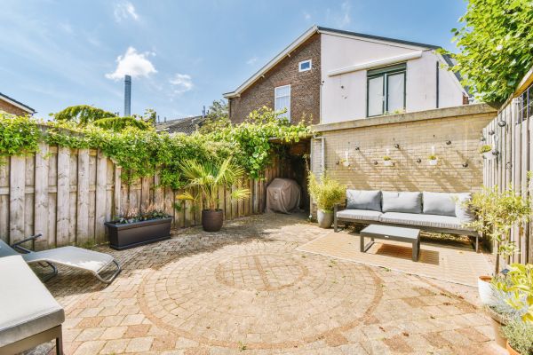 Courtyard Patio Service in Glen Burnie